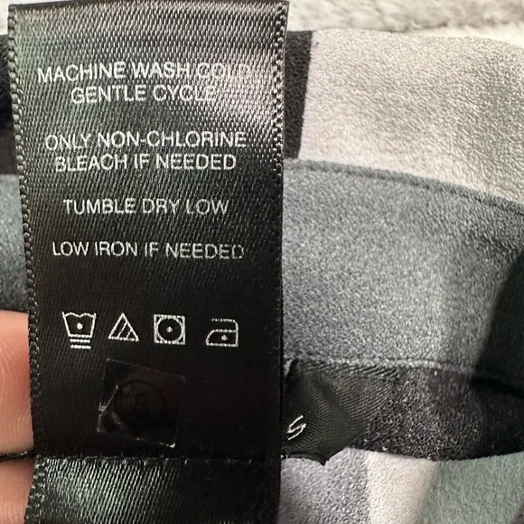 Ali Miles Women’s Black, White, and Gray Abstract Button-Up Shirt Size XL - Picture 8 of 8